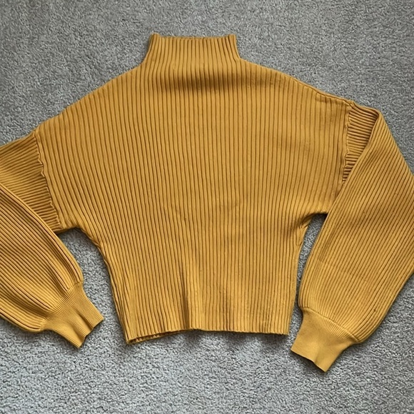 “Olivaceous: Mock Neck Sweater size medium” - Picture 4 of 9